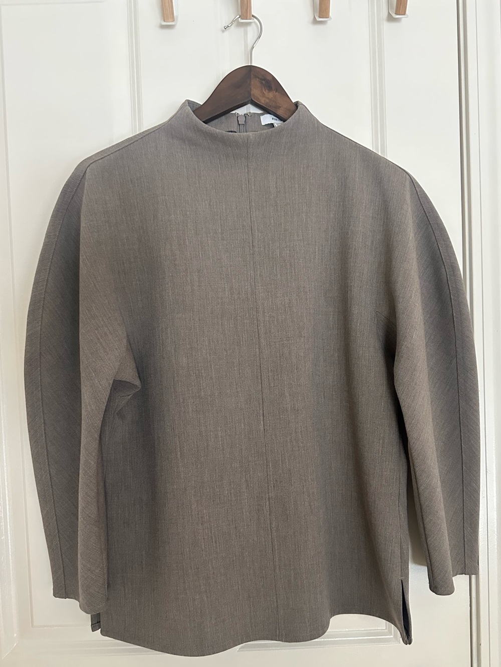 [Like New] Reiss "Markari" High-Neck Structural Top, Sz 6 - Picture 3 of 6
